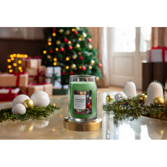 SHIMMERING CHRISTMAS TREE